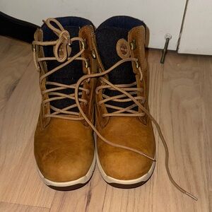 Timberland Tan Leather Lace-Up Boots